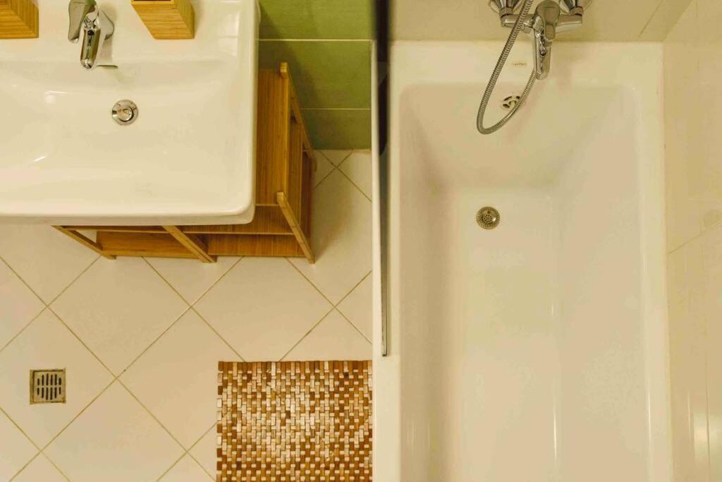 Vivando - Beautiful Studio B + Parking Bucharest Luaran gambar