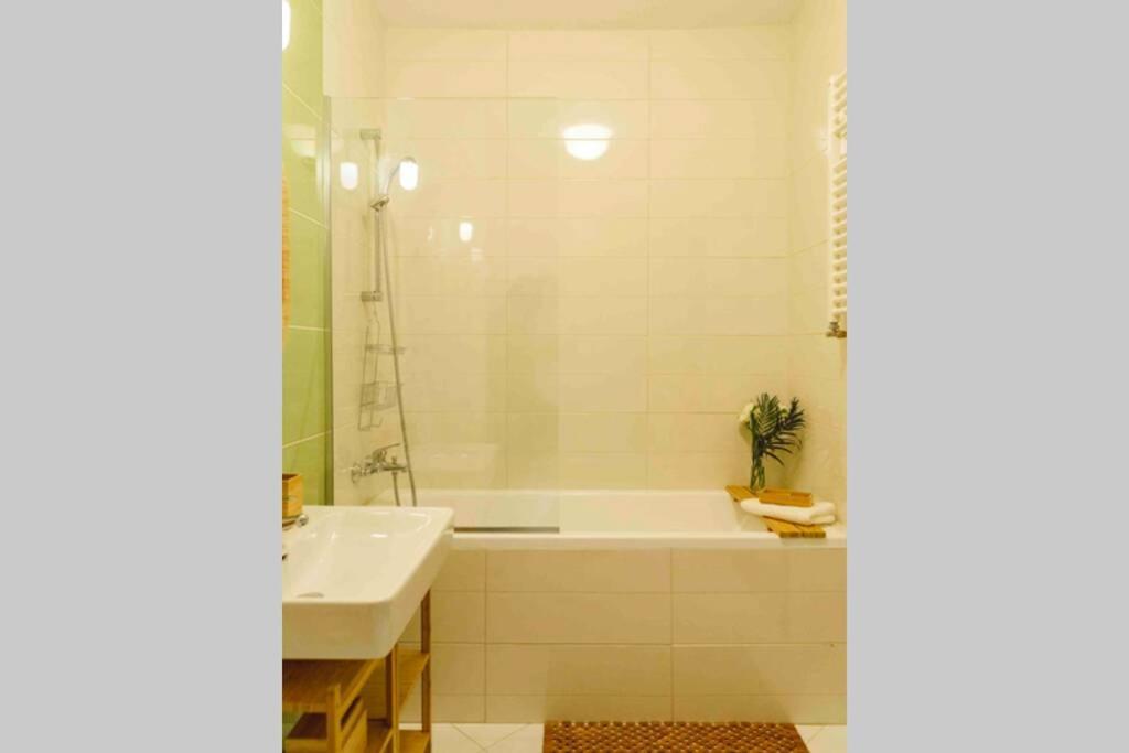 Vivando - Beautiful Studio B + Parking Bucharest Luaran gambar